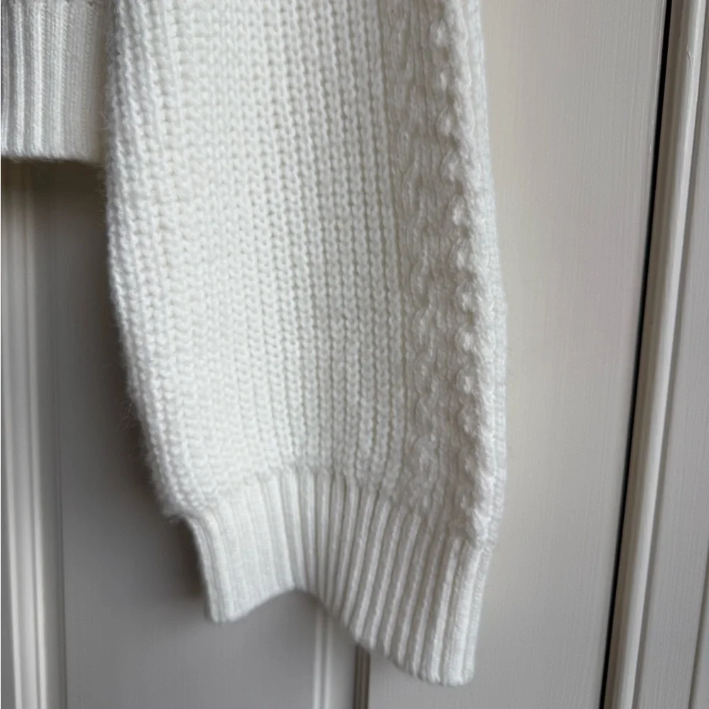 H&M Cream Cable Knit Turtleneck Sweater NWT - Picture 3 of 7